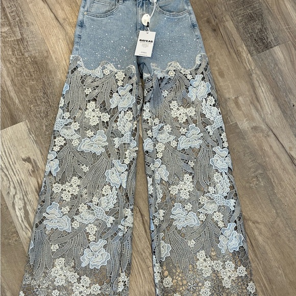 Bayeas Lesley high-rise wide-leg flare jeans floral lace 25 NWT - Picture 2 of 6